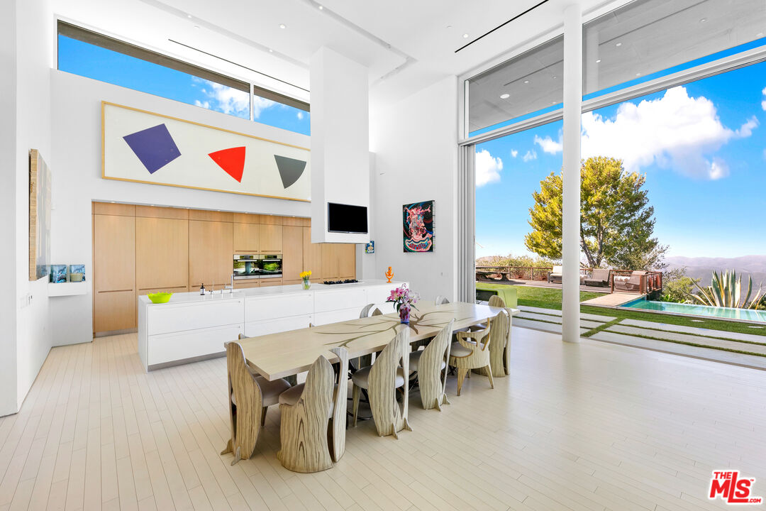 9200 Cotharin Road Malibu, CA 90265 - Photo 10 of 51