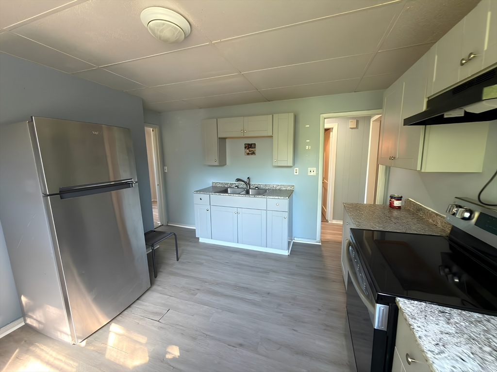 164-166 Woodlawn Street, Unit 3 Springfield, MA 01108 - Photo 2 of 14