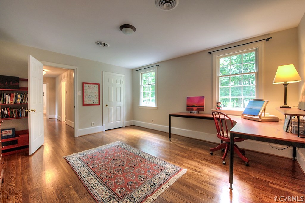 2600 Arrandell Road Midlothian, VA 23113 - Photo 33 of 45 a living room with furniture and a window
