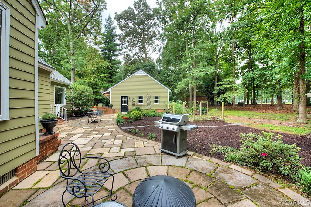 2600 Arrandell Road Midlothian, VA 23113 - Photo 42 of 45 a view of backyard with sitting area