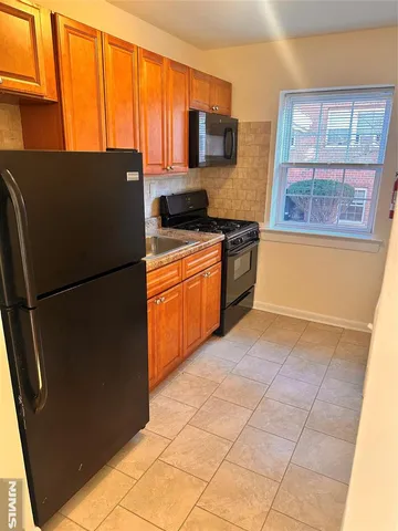 $1,800 | 542 4th Avenue, Unit 1D, Westwood, NJ 07675