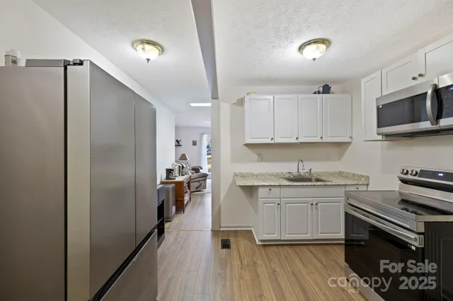 $718,000 | 40 Country Bear Lane, Flat Rock, NC 28731