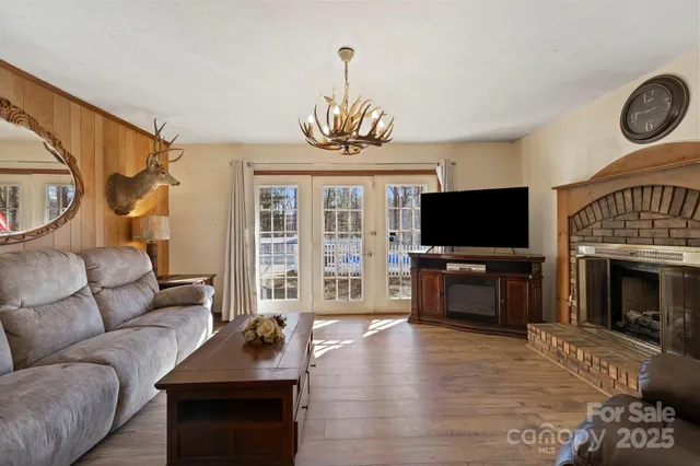 $718,000 | 40 Country Bear Lane, Flat Rock, NC 28731