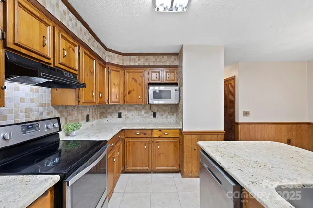 $718,000 | 40 Country Bear Lane, Flat Rock, NC 28731