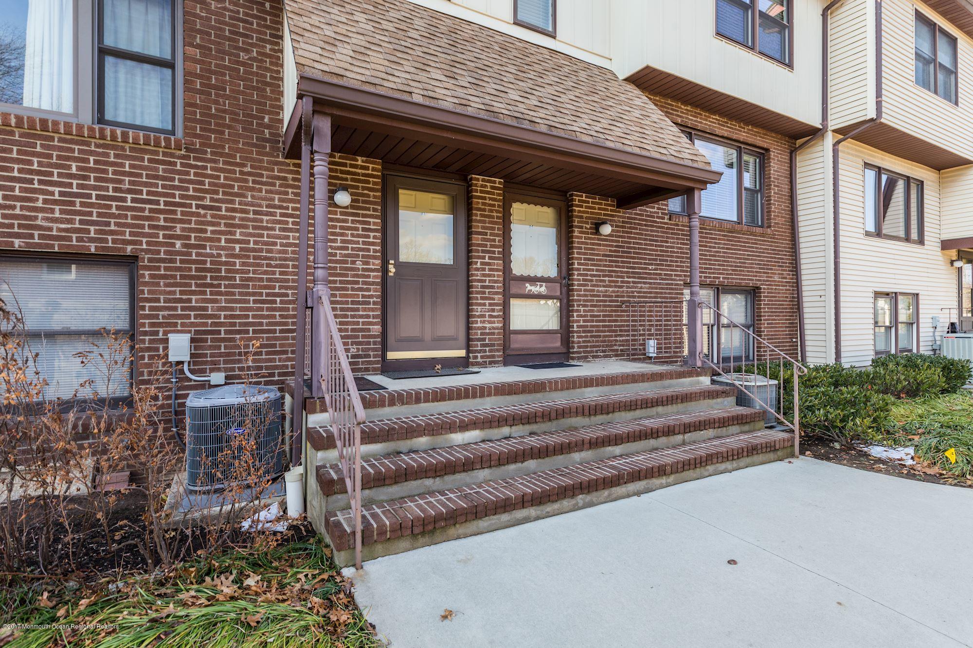 20 Pinckney Road, Unit B4 Red Bank, NJ 07701 - Photo 3 of 46 004_20_Pinckney_Road_B4_215450_292219