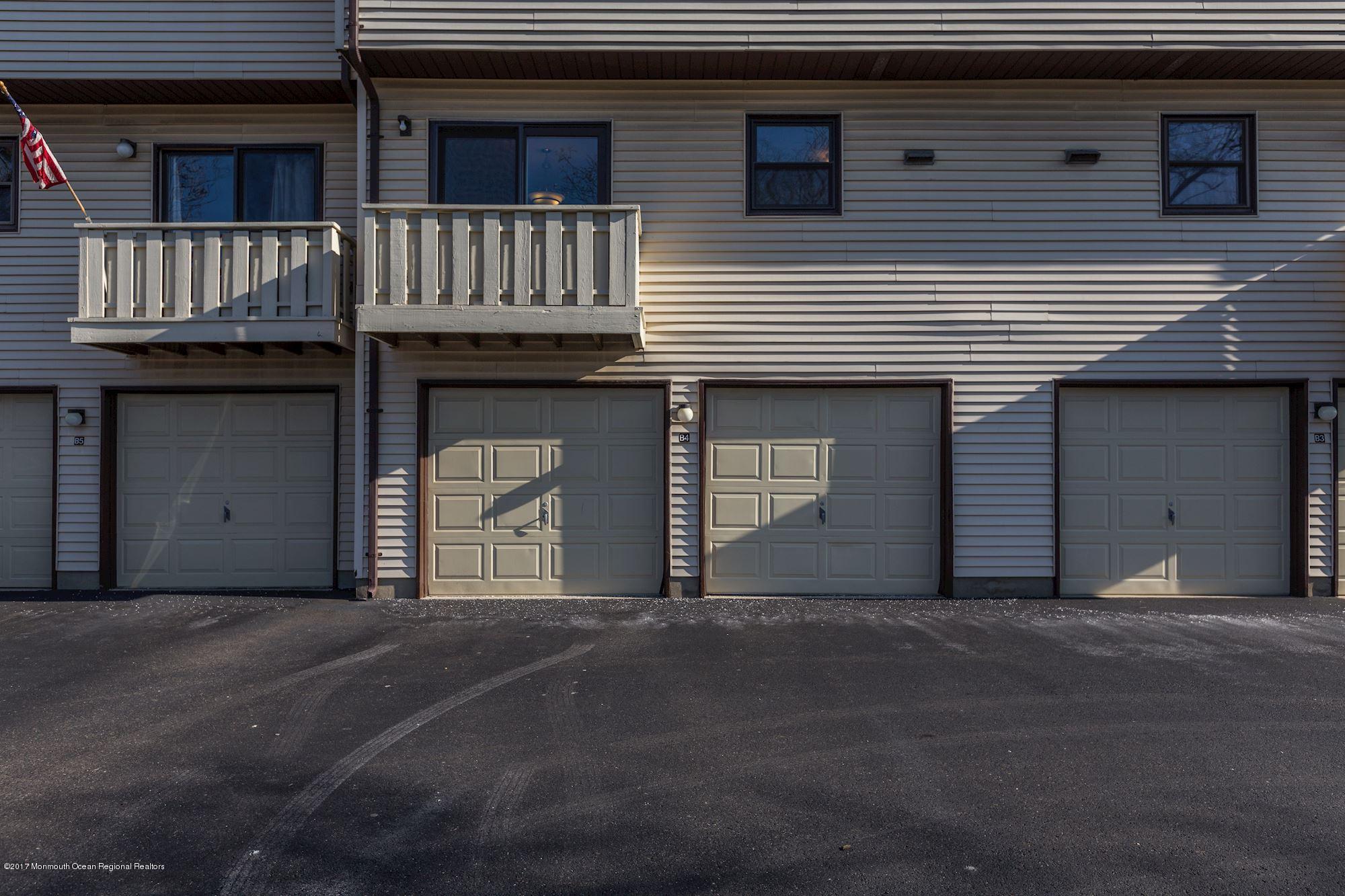 20 Pinckney Road, Unit B4 Red Bank, NJ 07701 - Photo 44 of 46 042_20_Pinckney_Road_B4_215450_292219
