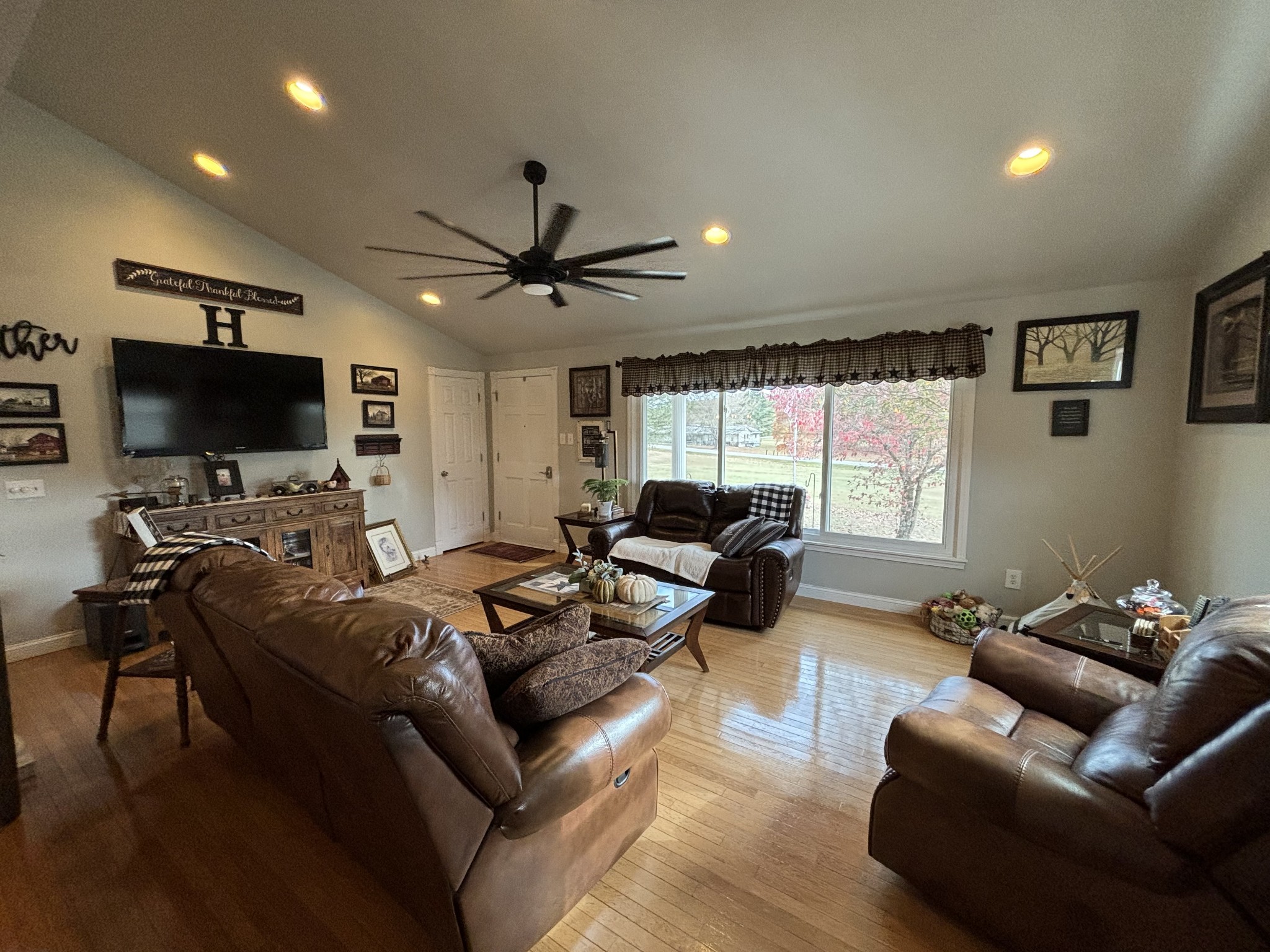 3250 Gimlet Road Lawrenceburg, TN 38464 - Photo 17 of 53 Gallery Image 17