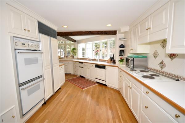 41 Myopia Road Winchester, MA 01890 - Photo 8 of 16