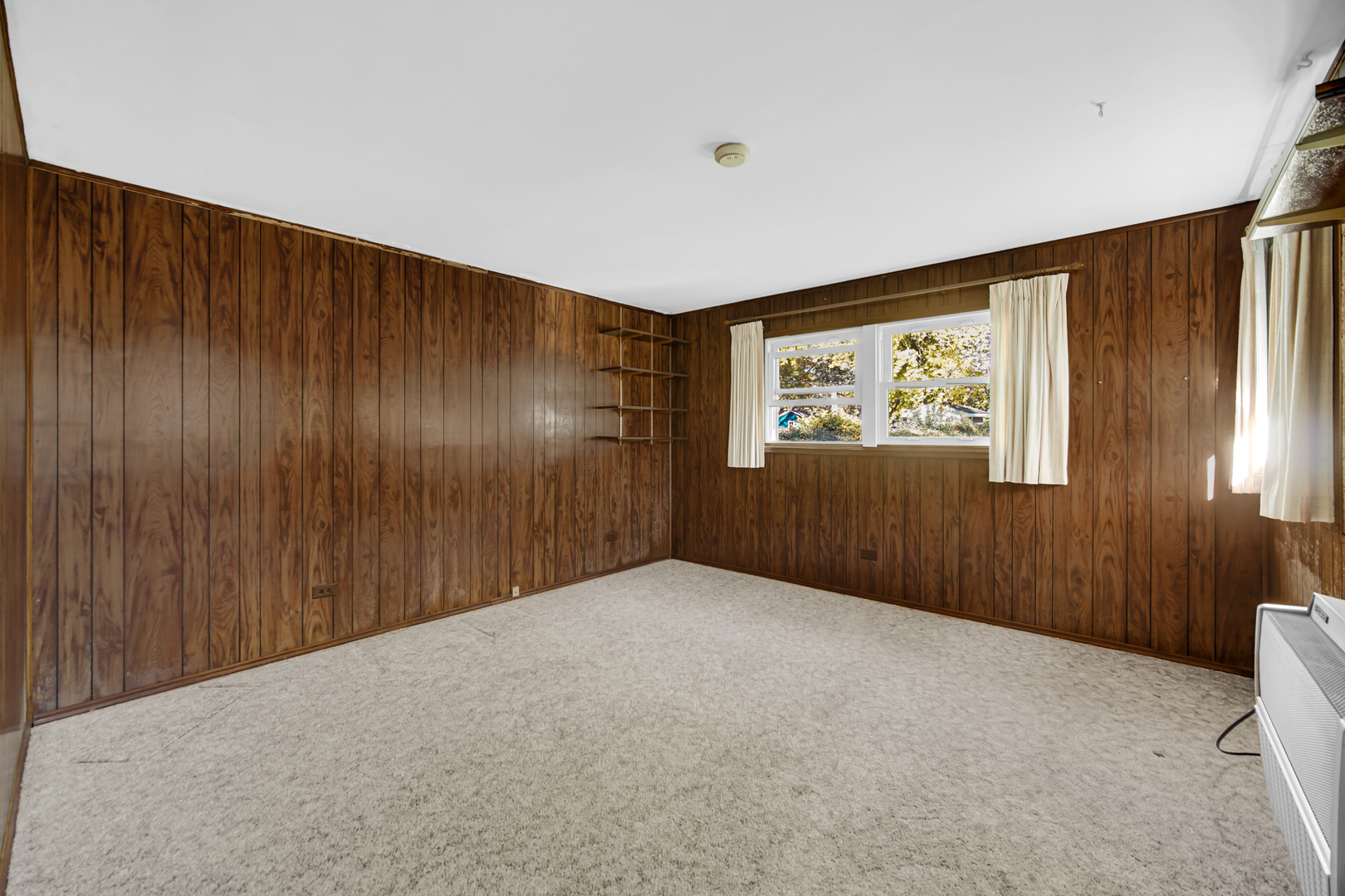 2800 School Drive Rolling Meadows, IL 60008 - Photo 16 of 23 a view of an empty room with windows