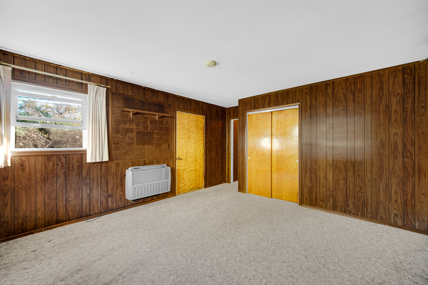 2800 School Drive Rolling Meadows, IL 60008 - Photo 17 of 23 a view of an empty room with a window