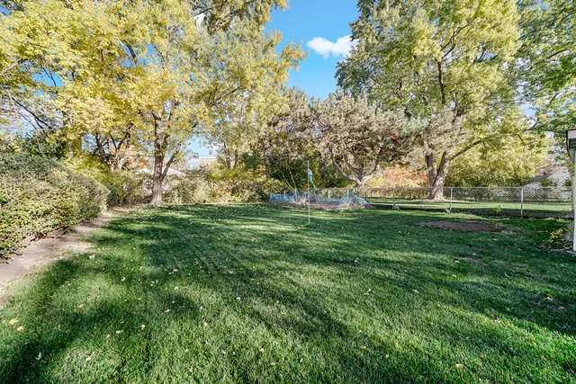 $275,000 | 2800 School Drive, Rolling Meadows, IL 60008