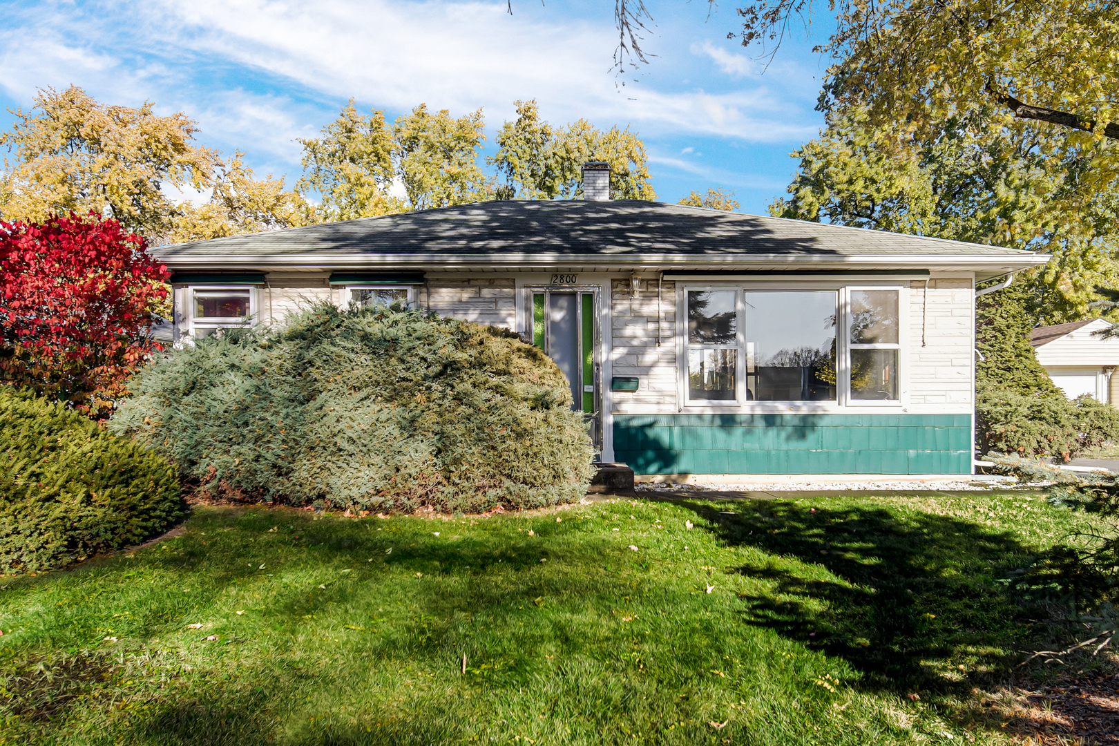 2800 School Drive Rolling Meadows, IL 60008 - Photo 3 of 23 a view of a house with a yard