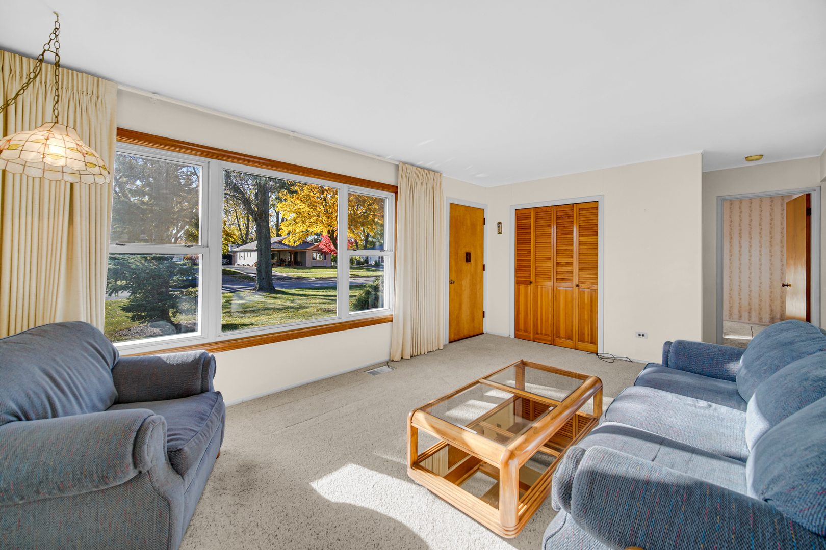 2800 School Drive Rolling Meadows, IL 60008 - Photo 4 of 23 a living room with furniture and a large window