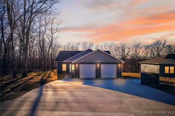 $359,000 | 5844 Horseshoe Bend Parkway, Four Seasons, MO 65049