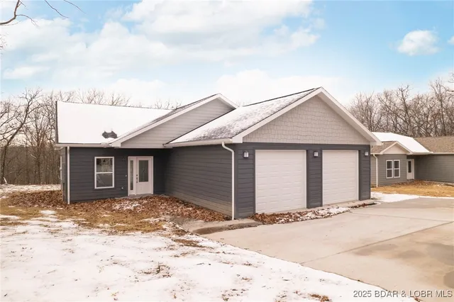 $359,000 | 5844 Horseshoe Bend Parkway, Four Seasons, MO 65049