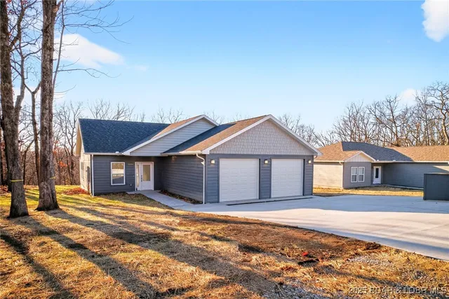 $359,000 | 5844 Horseshoe Bend Parkway, Four Seasons, MO 65049
