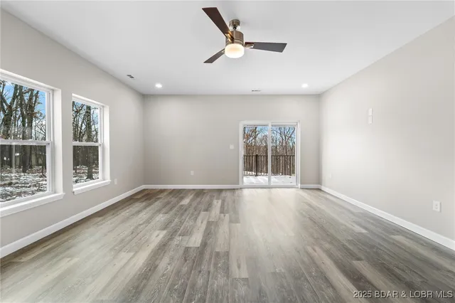 $359,000 | 5844 Horseshoe Bend Parkway, Four Seasons, MO 65049