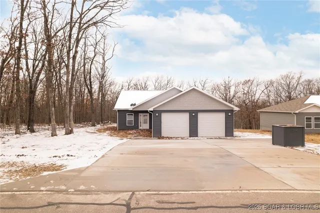 $359,000 | 5844 Horseshoe Bend Parkway, Four Seasons, MO 65049