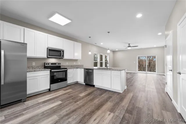 $359,000 | 5844 Horseshoe Bend Parkway, Four Seasons, MO 65049