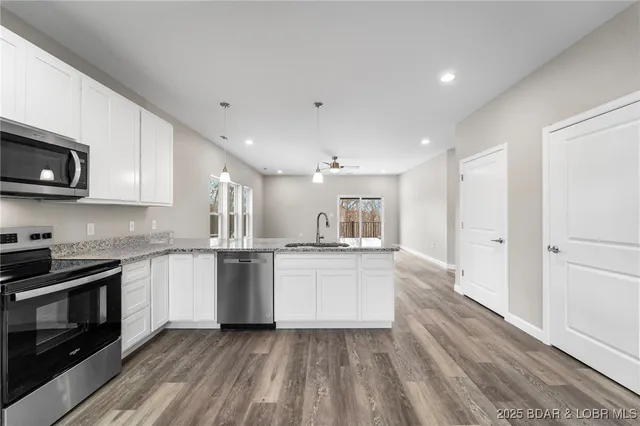 $359,000 | 5844 Horseshoe Bend Parkway, Four Seasons, MO 65049