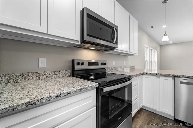 $359,000 | 5844 Horseshoe Bend Parkway, Four Seasons, MO 65049