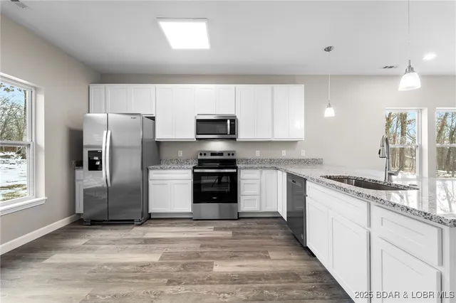 $359,000 | 5844 Horseshoe Bend Parkway, Four Seasons, MO 65049