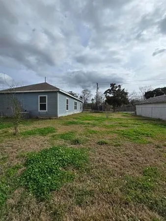 $119,900 | 2518 South Avenue, West Orange, TX 77630