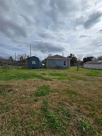 $119,900 | 2518 South Avenue, West Orange, TX 77630