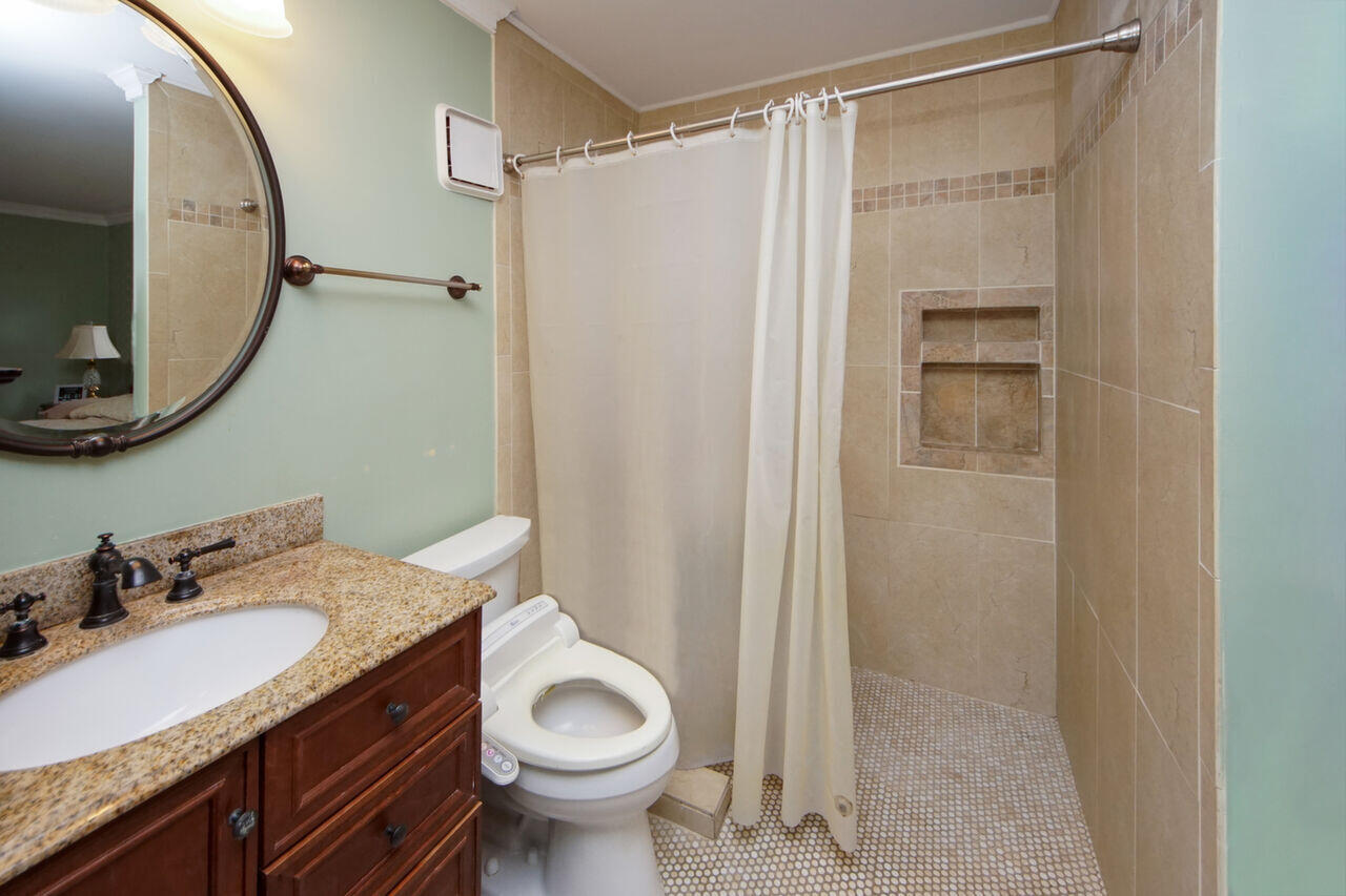 1223 Long Point Road Mount Pleasant, SC 29464 - Photo 18 of 39 1223 Long Point bathroom