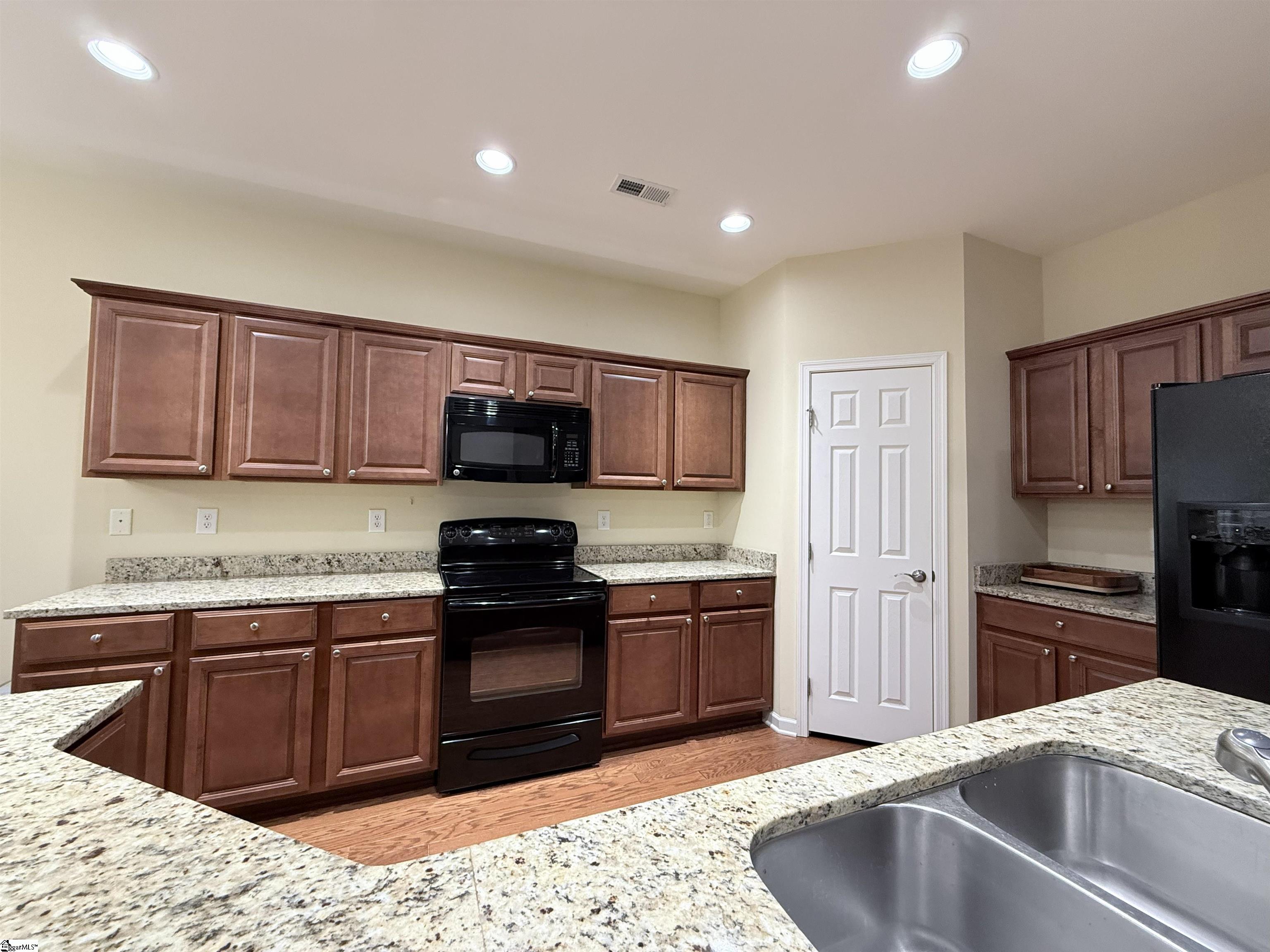 1011 Drakes Crossing Anderson, SC 29625 - Photo 10 of 40