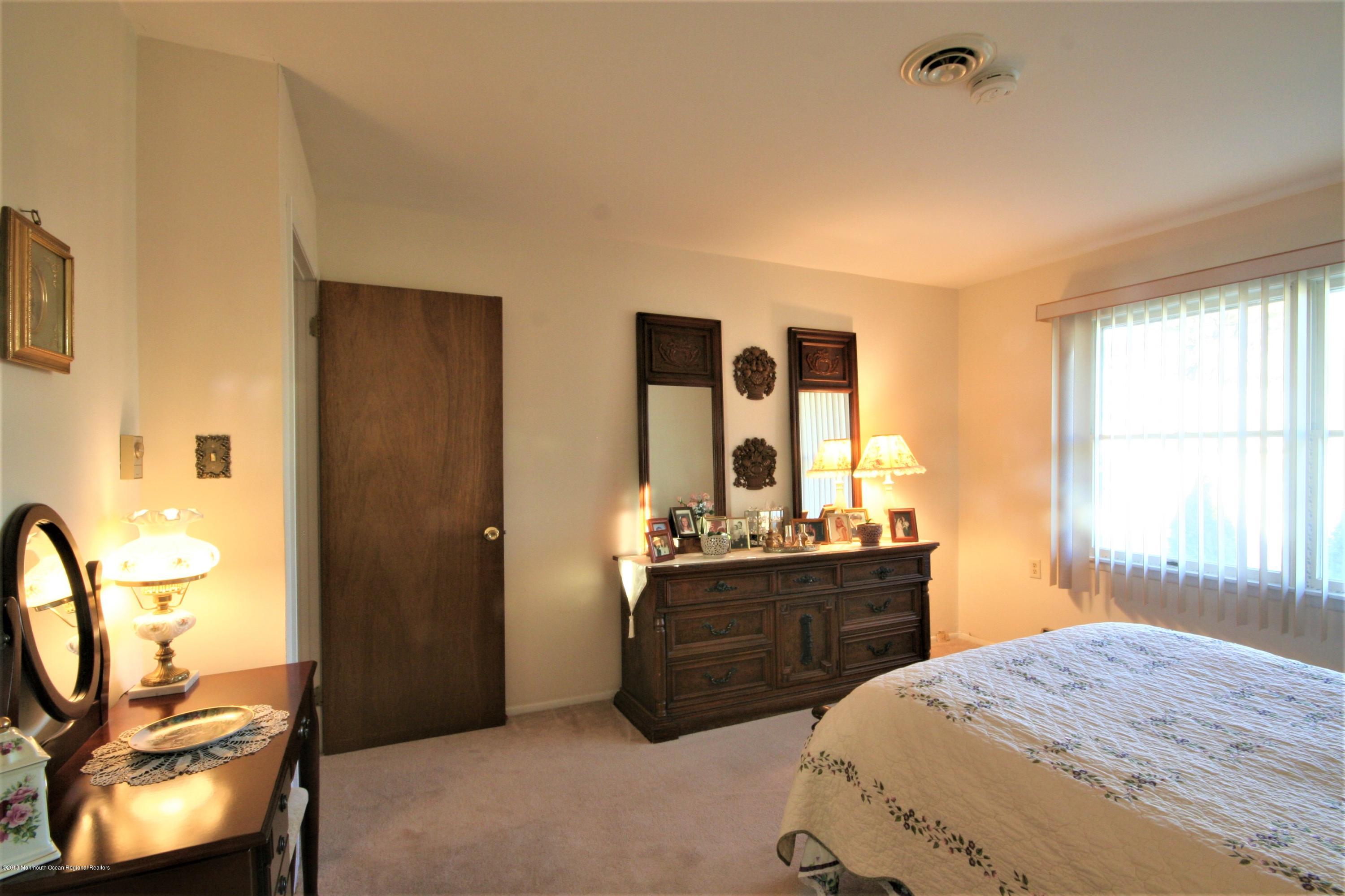 35 Magnolia Road, Unit 18 Manahawkin, NJ 08050 - Photo 13 of 23 MASTER BEDR