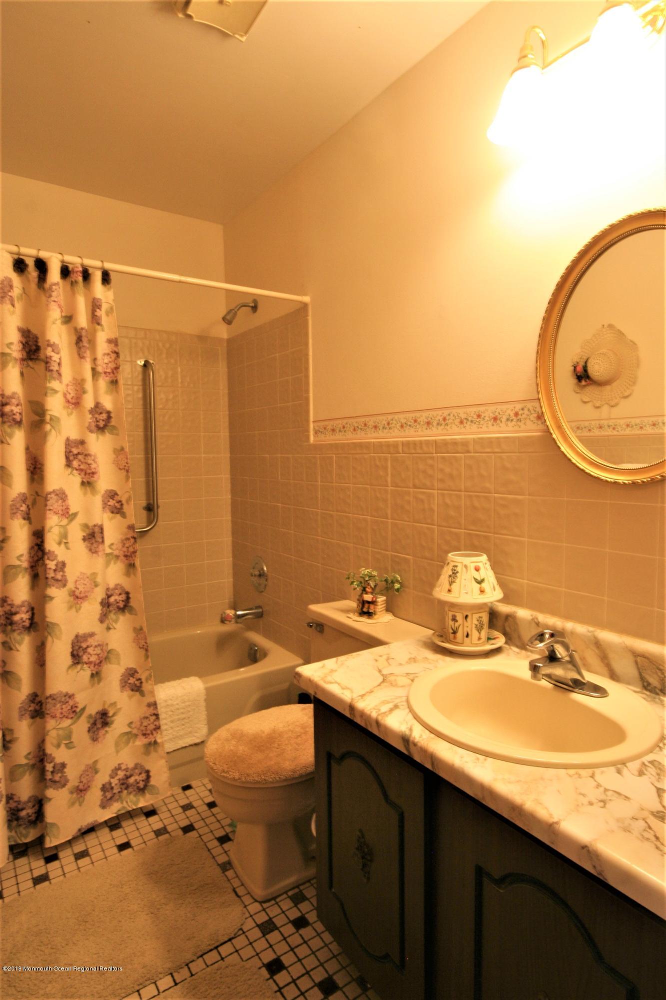35 Magnolia Road, Unit 18 Manahawkin, NJ 08050 - Photo 20 of 23 HALL BATH