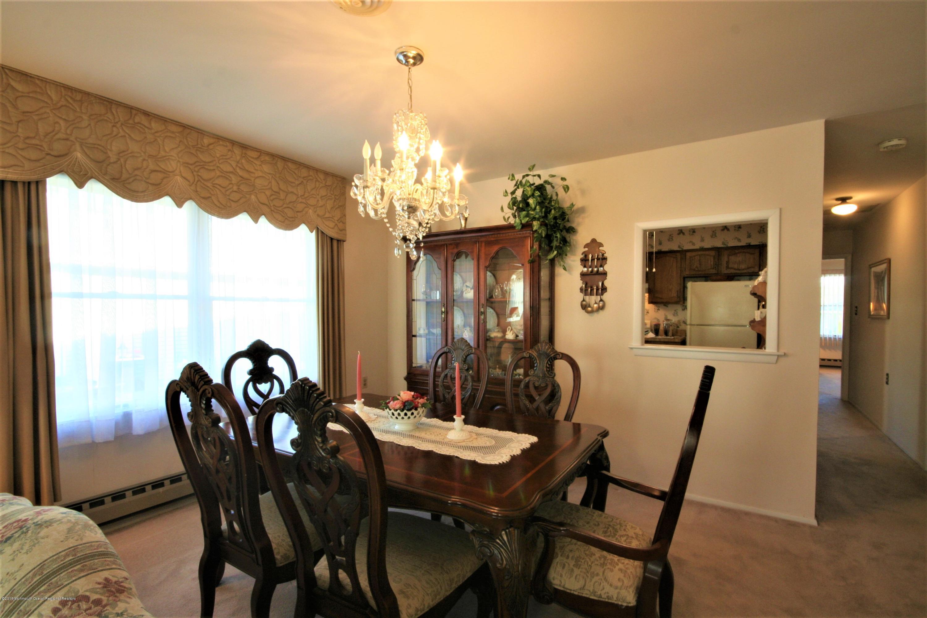 35 Magnolia Road, Unit 18 Manahawkin, NJ 08050 - Photo 6 of 23 DINING ROOM