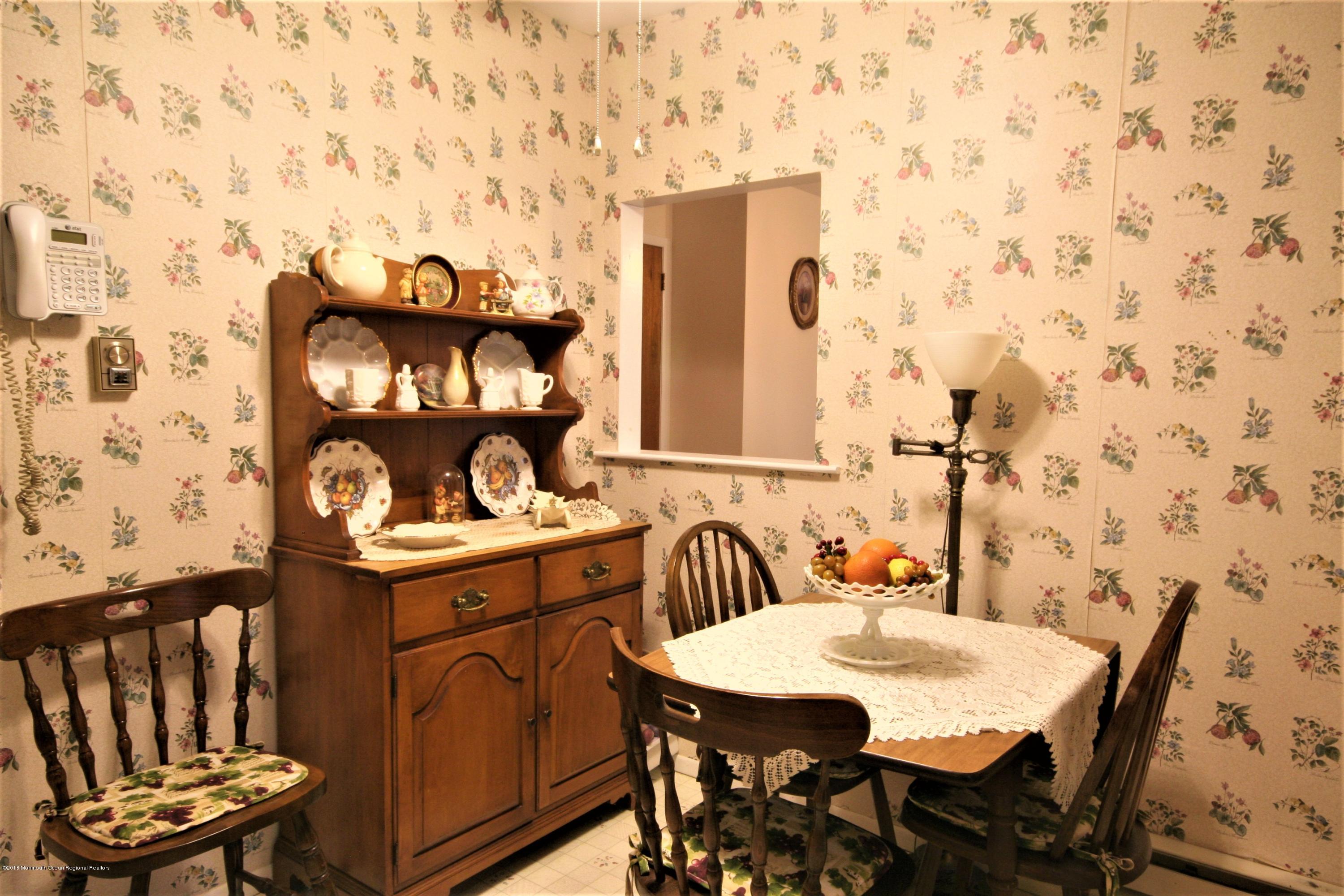 35 Magnolia Road, Unit 18 Manahawkin, NJ 08050 - Photo 10 of 23 KITCHEN