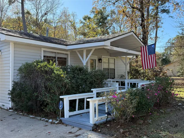 $274,999 | 13231 Southshore Drive, Conroe, TX 77304