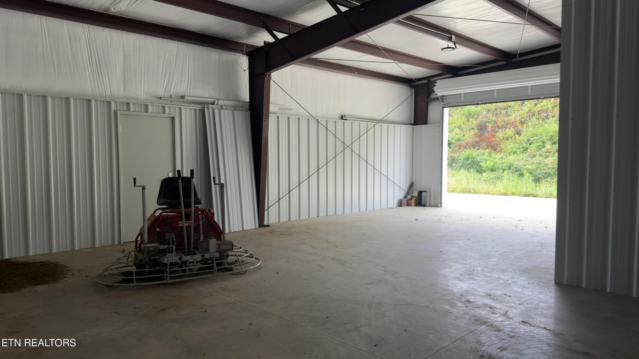 2662 Louisville Road Maryville, TN 37801 - Photo 46 of 60 a view of a room with gym equipment