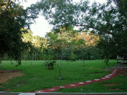 5100 Southwest 130th Avenue Southwest Ranches, FL 33330 - Photo 3 of 8 Yard/Garden