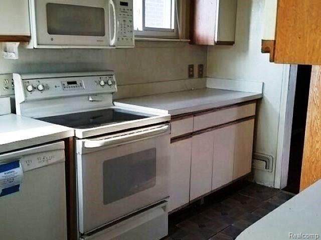 171 Biltmore Street Inkster, MI 48141 - Photo 3 of 12 ____2nanpfssvfp01a__VMS_14__Active28__OLSR__63144391_1537772__WI28733777__0867f762-94e1-4919-8283-bcc2718bc151.jpg
