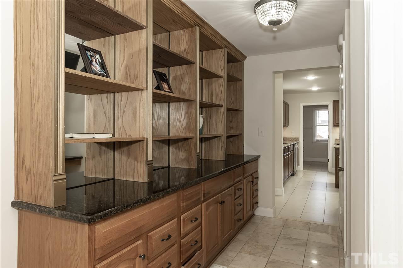561 East Edenton Street Raleigh, NC 27601 - Photo 6 of 23