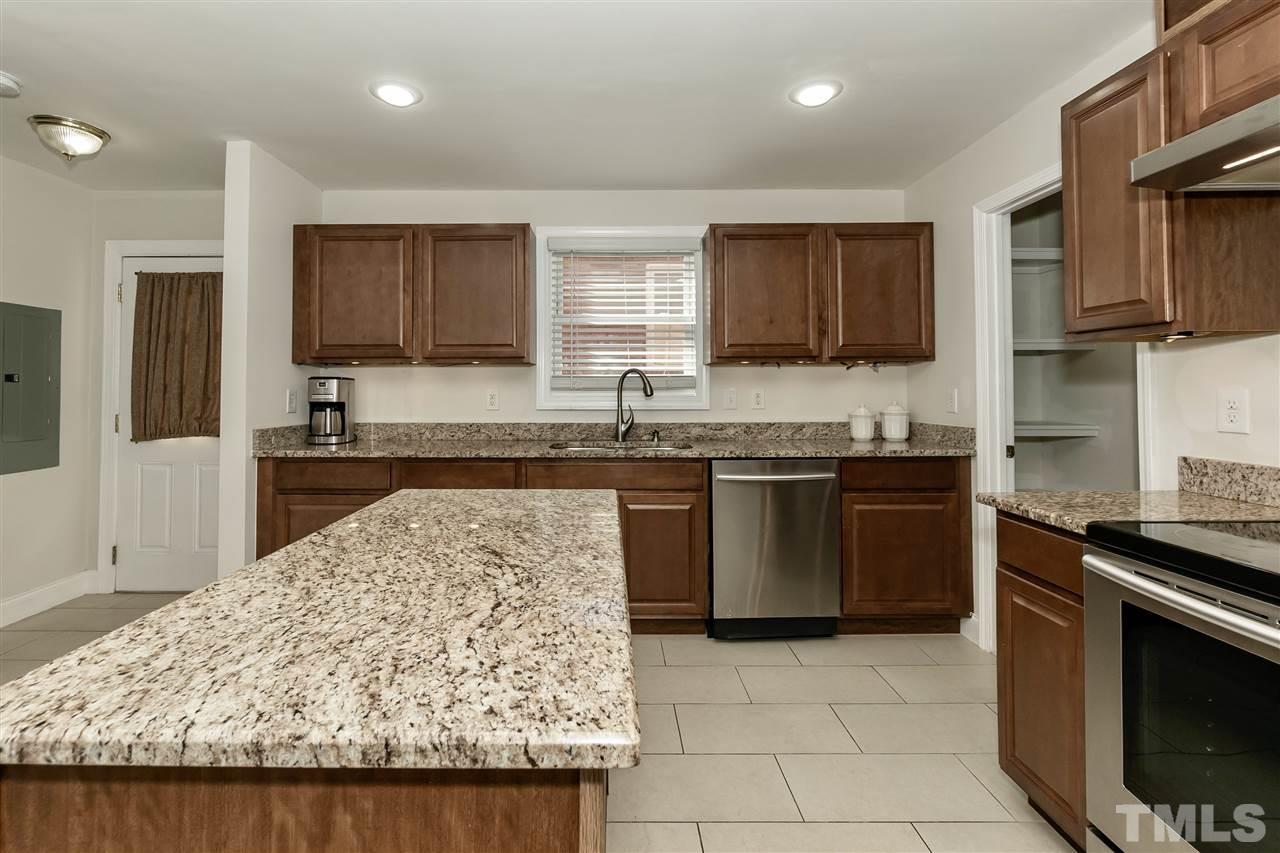 561 East Edenton Street Raleigh, NC 27601 - Photo 8 of 23