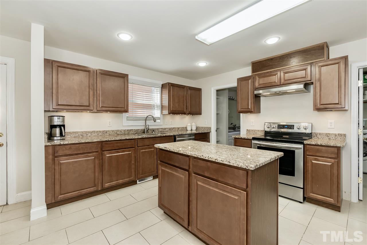 561 East Edenton Street Raleigh, NC 27601 - Photo 9 of 23