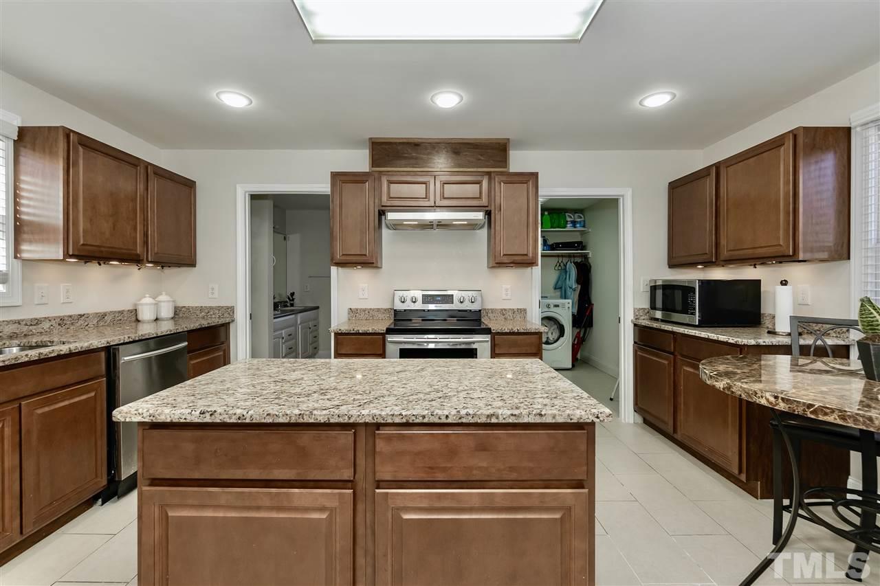 561 East Edenton Street Raleigh, NC 27601 - Photo 10 of 23