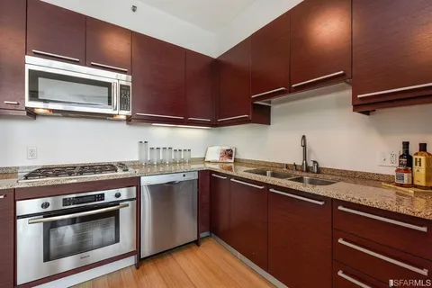 $4,995 | 425 1st Street, Unit 3204, San Francisco, CA 94105