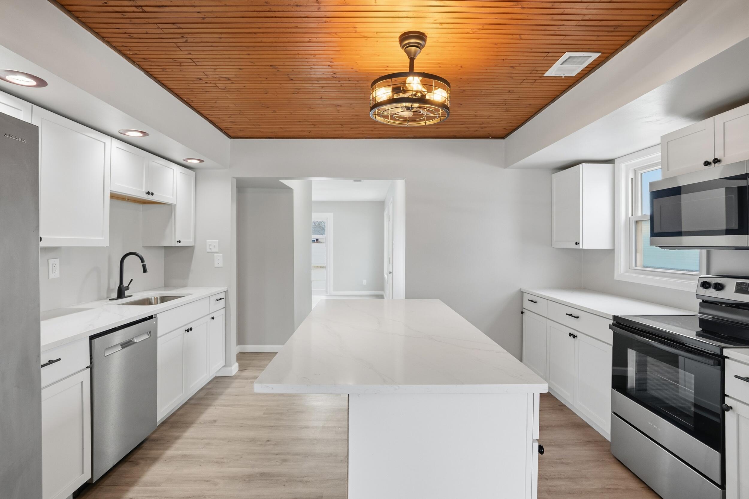 1803 North Indiana Street Griffith, IN 46319 - Photo 12 of 29 2500x1667