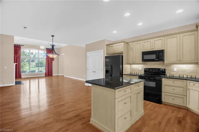 $459,900 | 6901 Stone Gables Drive, Thomasville, NC 27360