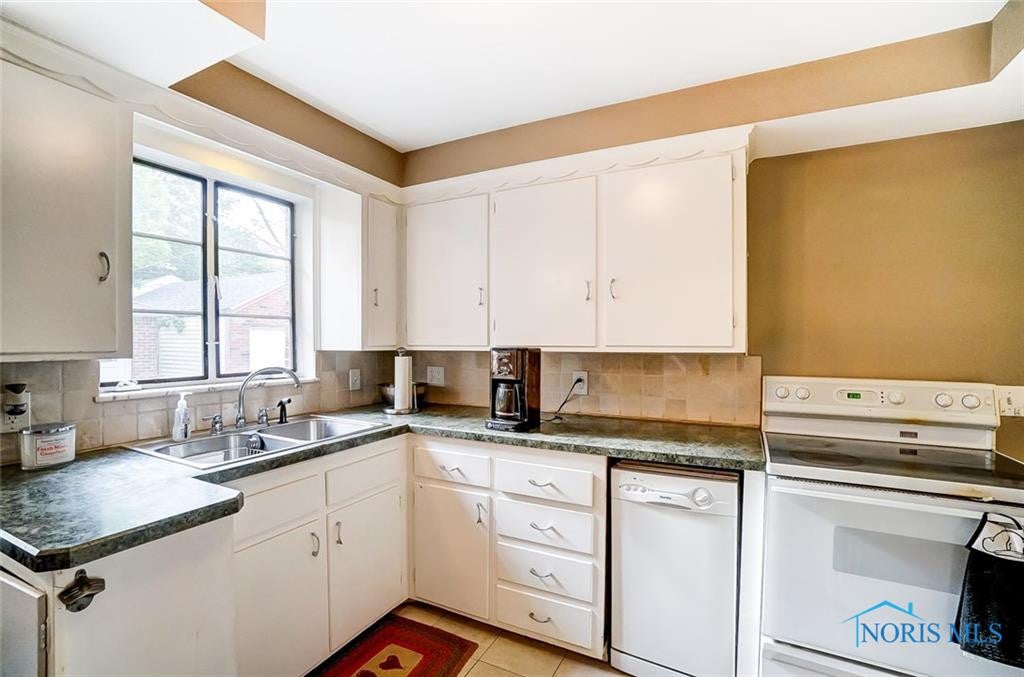 2438 Goddard Road Toledo, OH 43606 - Photo 12 of 30 Gallery Image 12