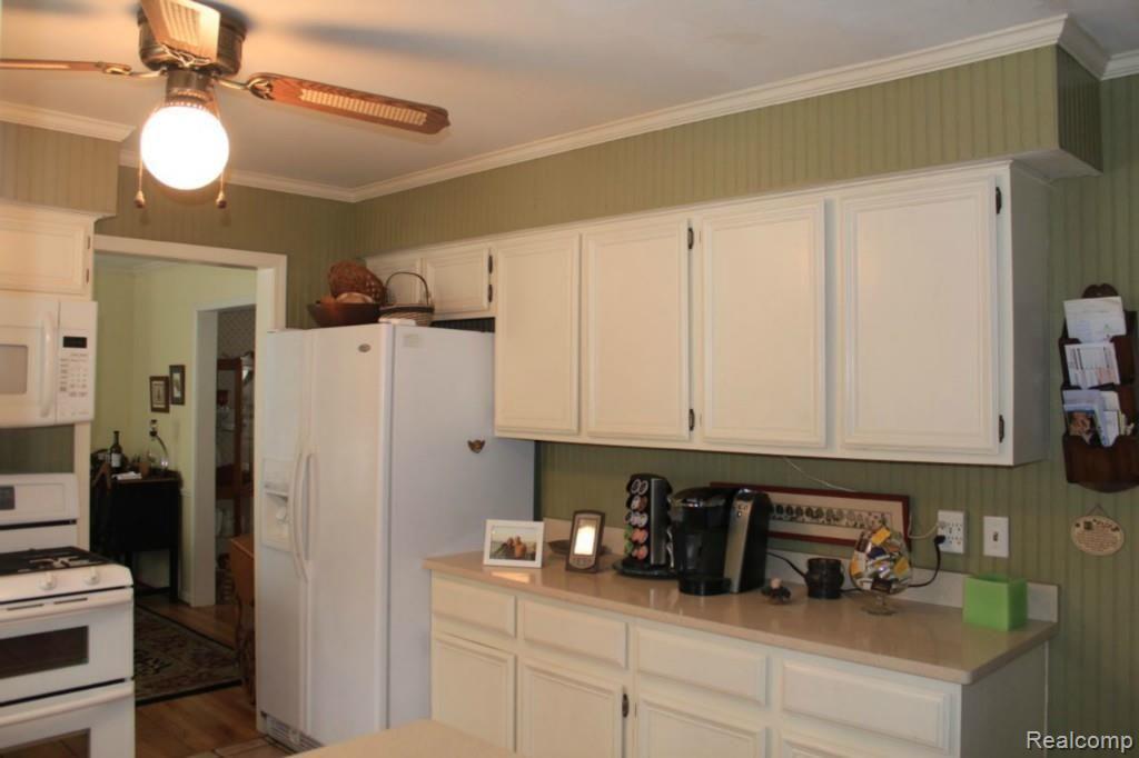 33723 Hunters Pointe Road Farmington Hills, MI 48331 - Photo 13 of 25