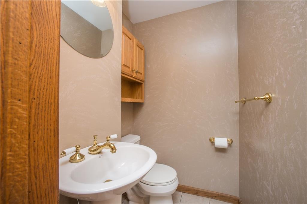 2249 Reis Run Road Pittsburgh, PA 15237 - Photo 15 of 25 Gallery Image 15