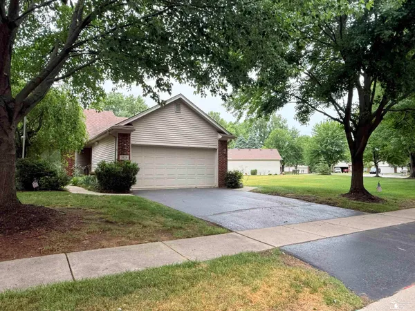 $314,900 | 1626 Spruce Court, Temperance, MI 48182