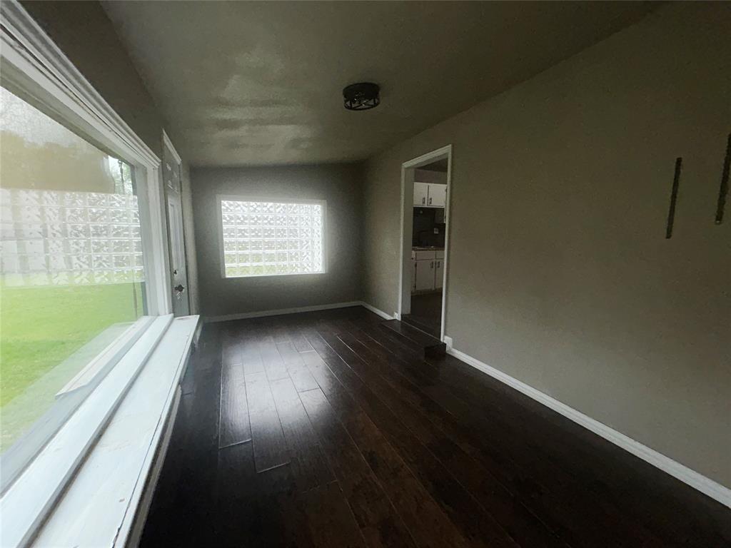 1031 Wade Hampton Street Benbrook, TX 76126 - Photo 13 of 20